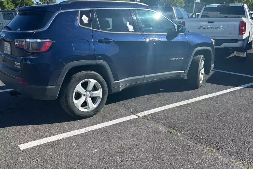 2021 Jeep Compass Latitude photo 1