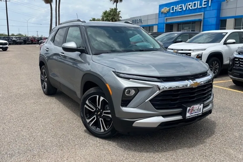 2025 Chevrolet Trailblazer LT photo 1