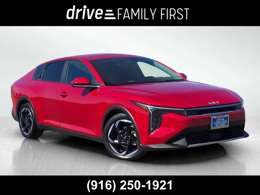 2025 Kia K4 EX photo 1