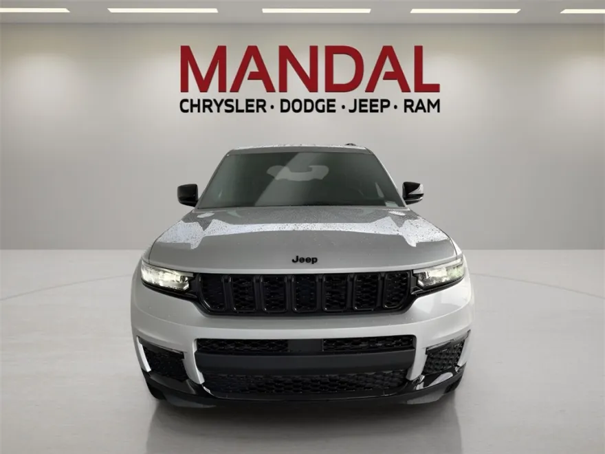 2025 Jeep Grand Cherokee Limited photo 1