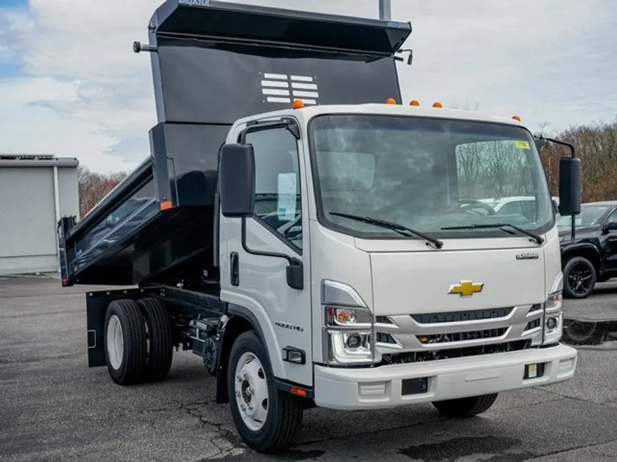 2025 Chevrolet Silverado 4500HD photo 1