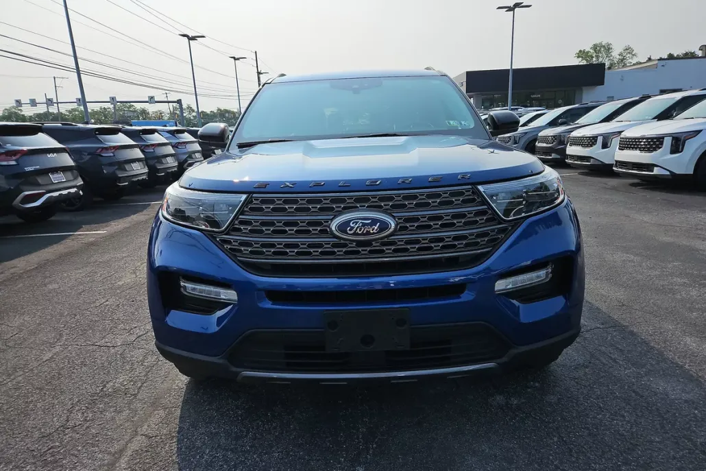 2022 Ford Explorer XLT photo 1