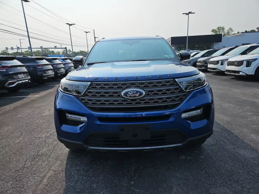 2022 Ford Explorer XLT photo 1