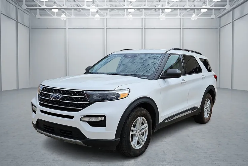 2024 Ford Explorer XLT photo 1