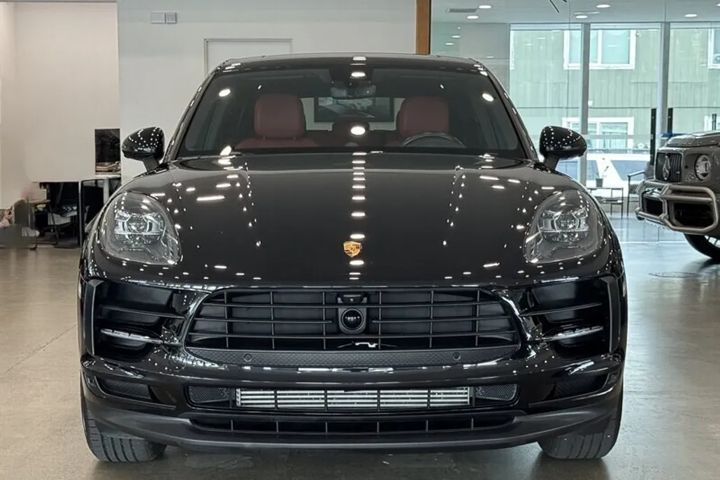 2021 Porsche Macan Base photo 1