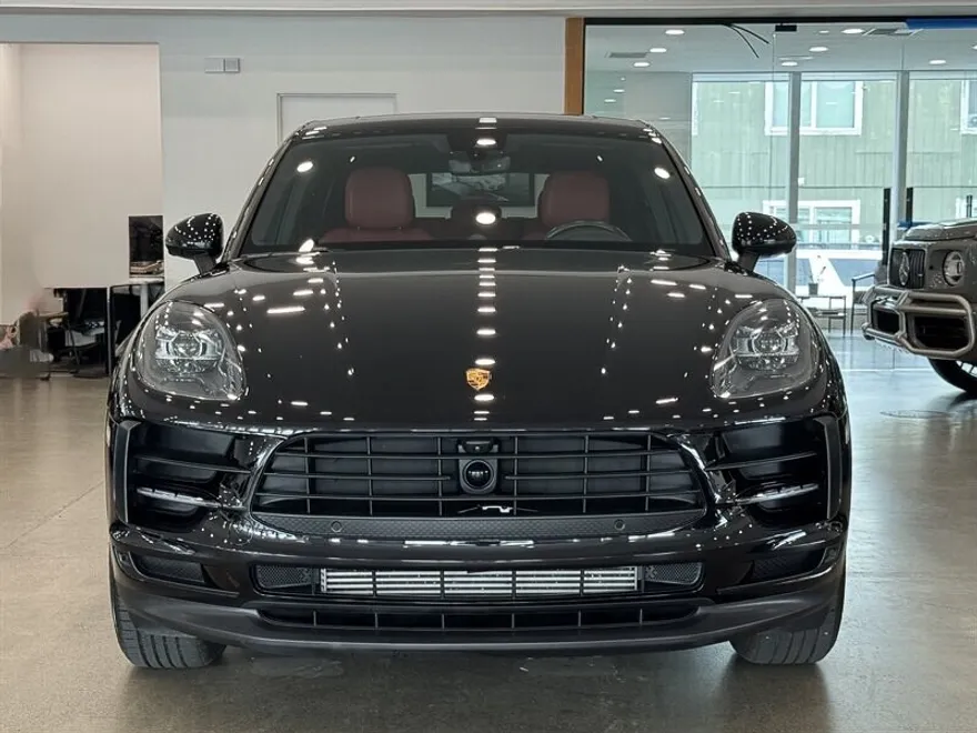 2021 Porsche Macan Base photo 1