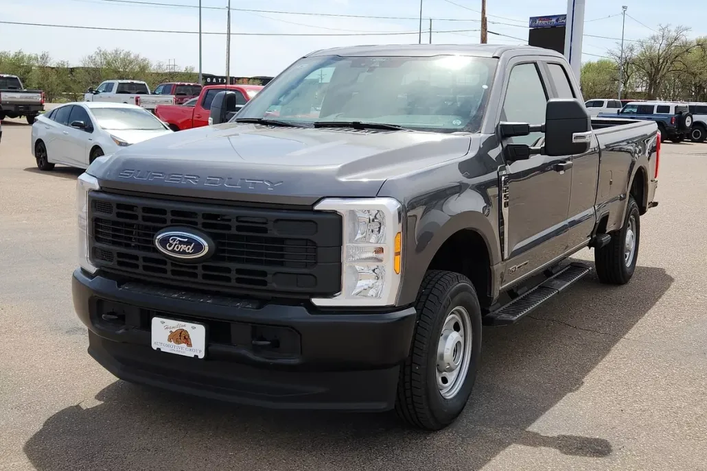 2025 Ford F-250 photo 1