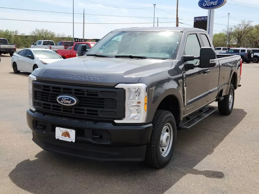 2025 Ford F-250 photo 1