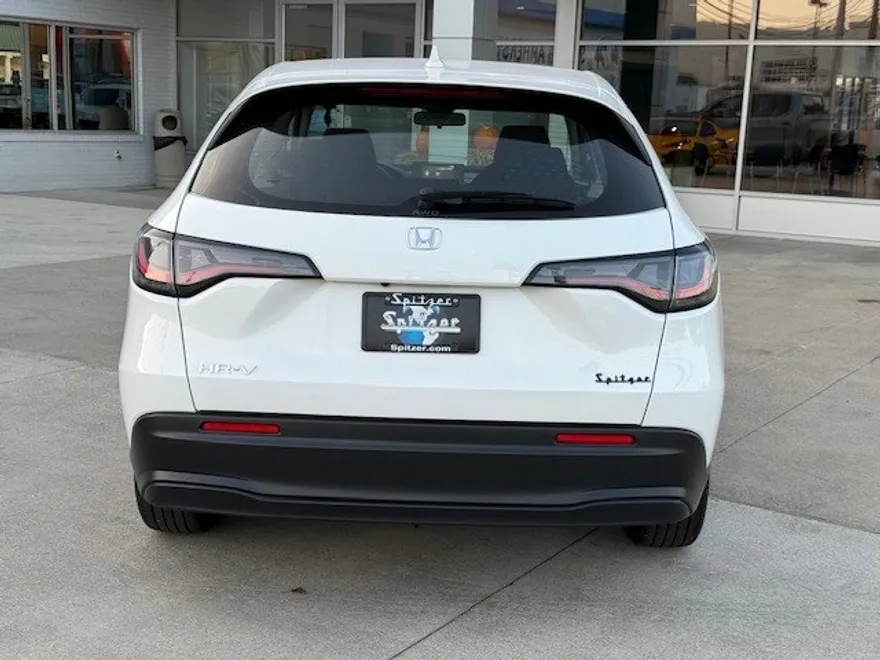 2025 Honda HR-V LX photo 1