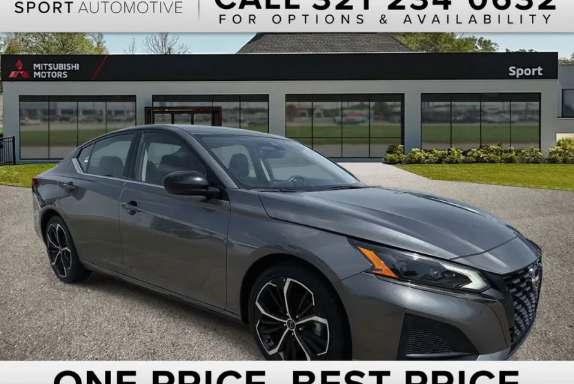 2023 Nissan Altima 2.5 SR photo 1