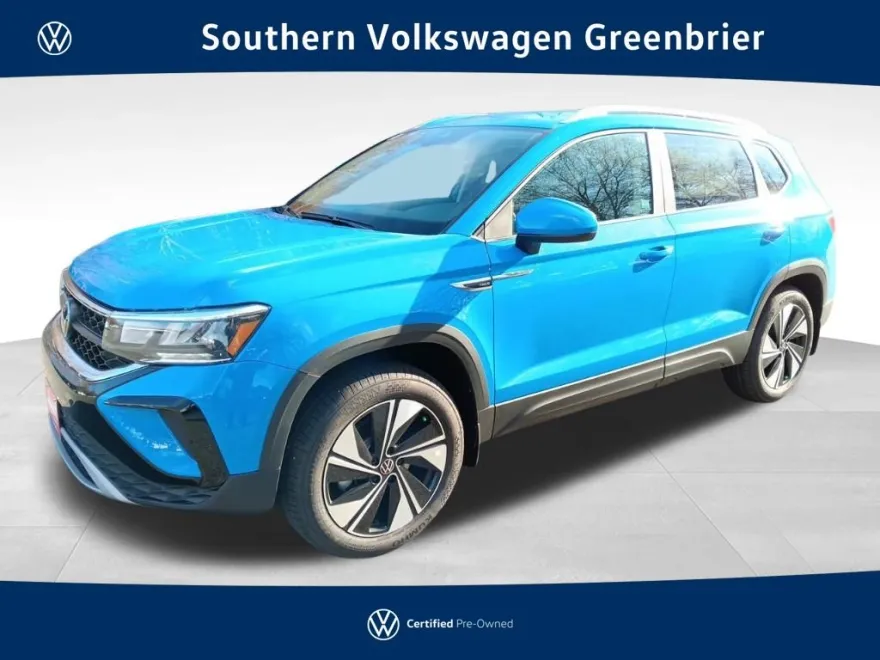 2024 Volkswagen Taos SE photo 1