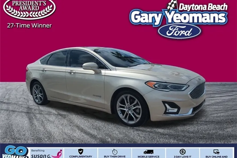 2019 Ford Fusion Hybrid Titanium photo 1