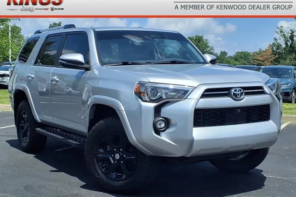 2022 Toyota 4Runner SR5 Premium photo 1