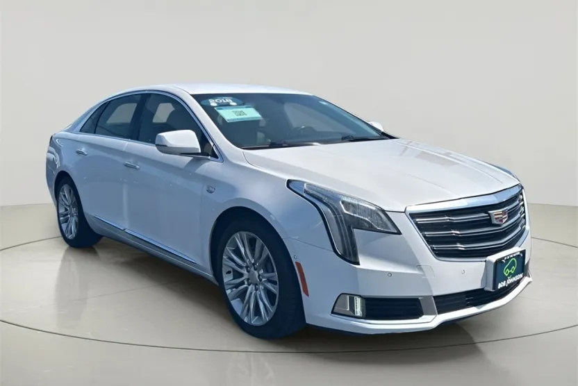 2018 Cadillac XTS Luxury photo 1