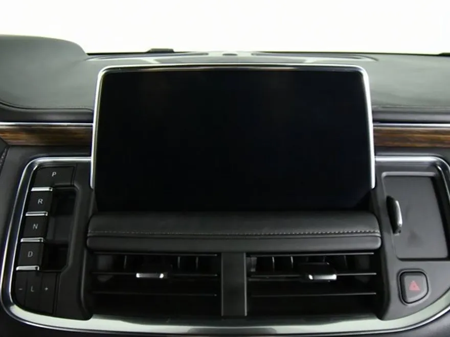 2024 Chevrolet Suburban High Country photo 1