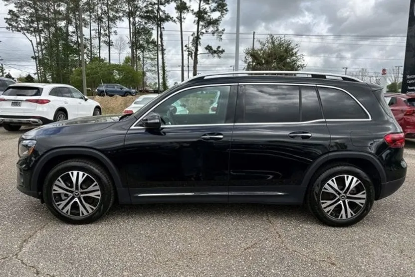 2024 Mercedes Benz GLB 250 photo 1