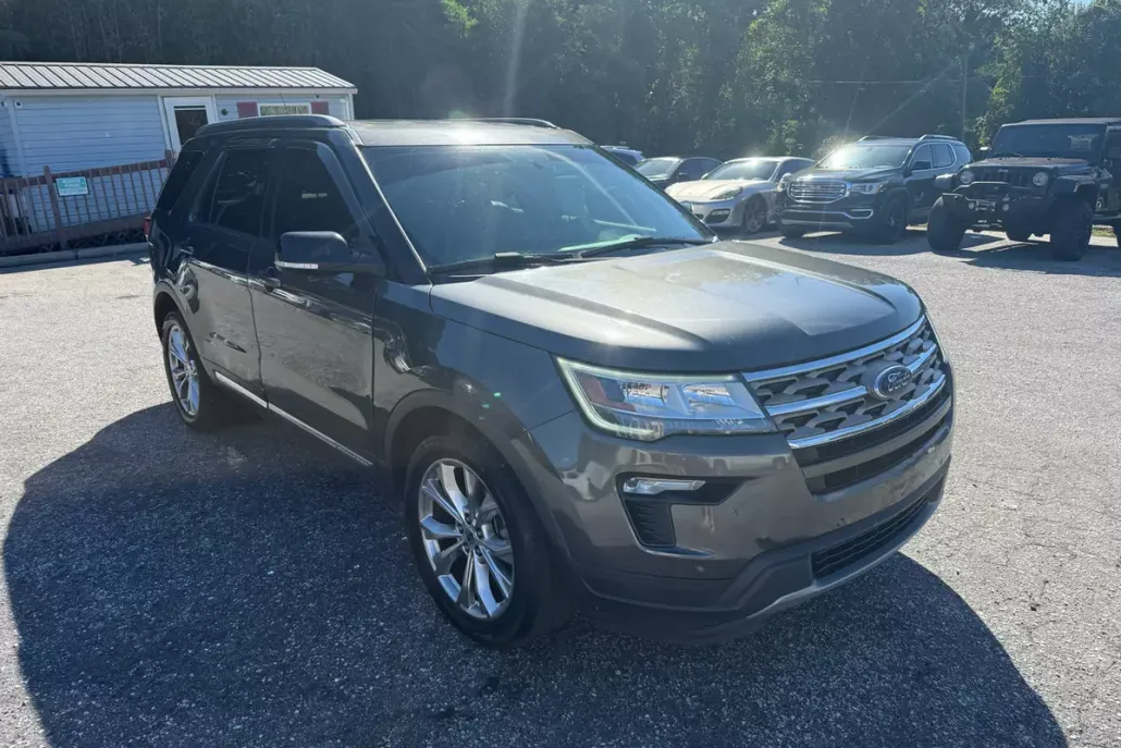 2018 Ford Explorer XLT photo 1
