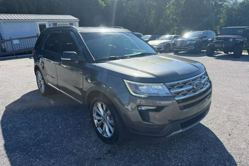 2018 Ford Explorer XLT photo 1