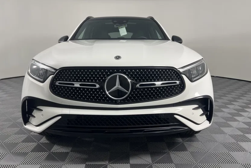 2025 Mercedes Benz GLC 300 4MATIC photo 1