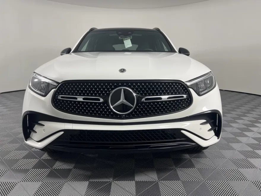 2025 Mercedes Benz GLC 300 4MATIC photo 1