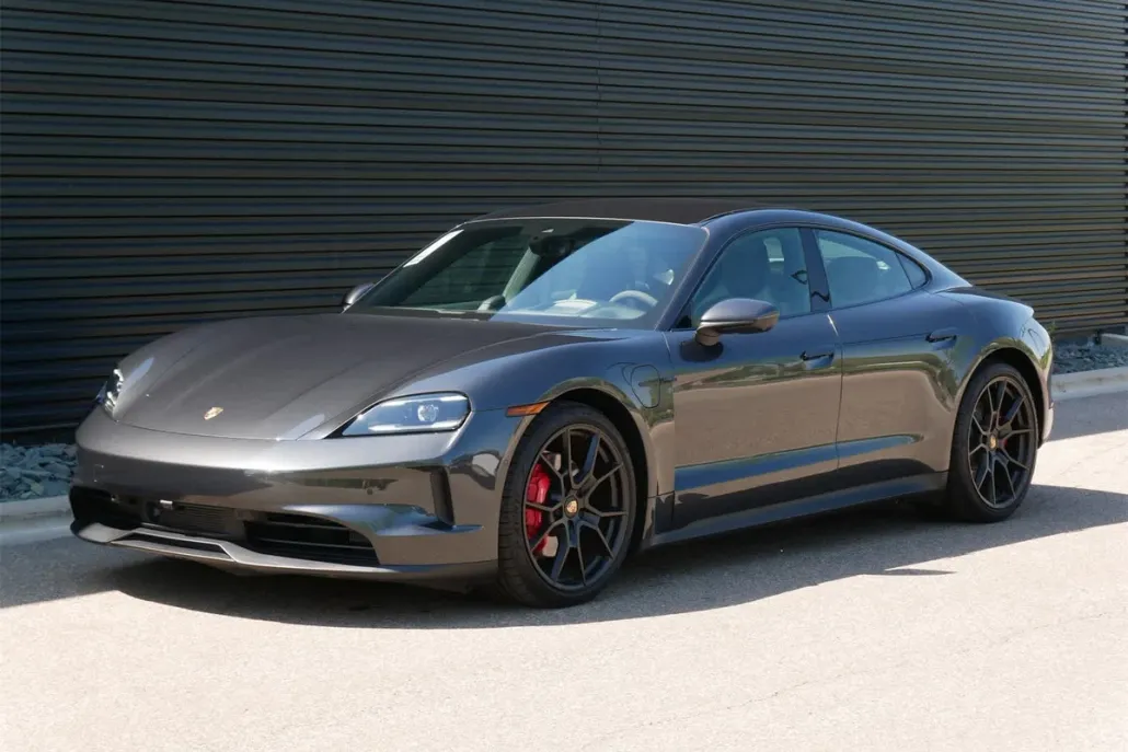 2025 Porsche Taycan 4S photo 1