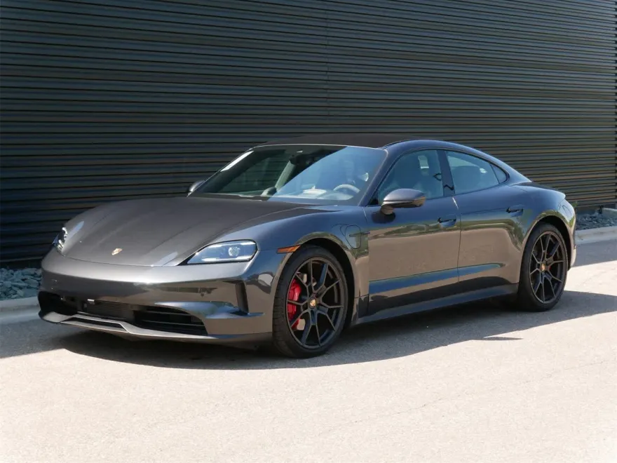 2025 Porsche Taycan 4S photo 1
