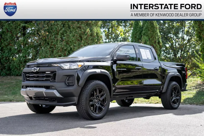 2023 Chevrolet Colorado Trail Boss photo 1