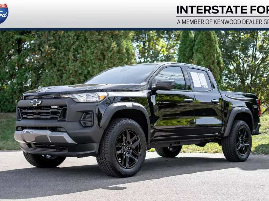 2023 Chevrolet Colorado Trail Boss photo 1