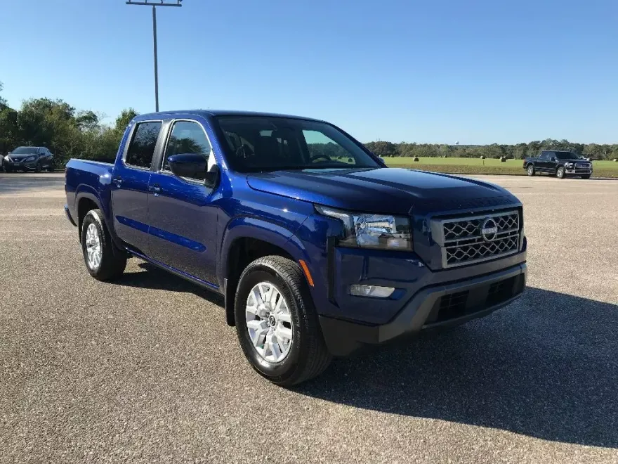 2023 Nissan Frontier SV photo 1
