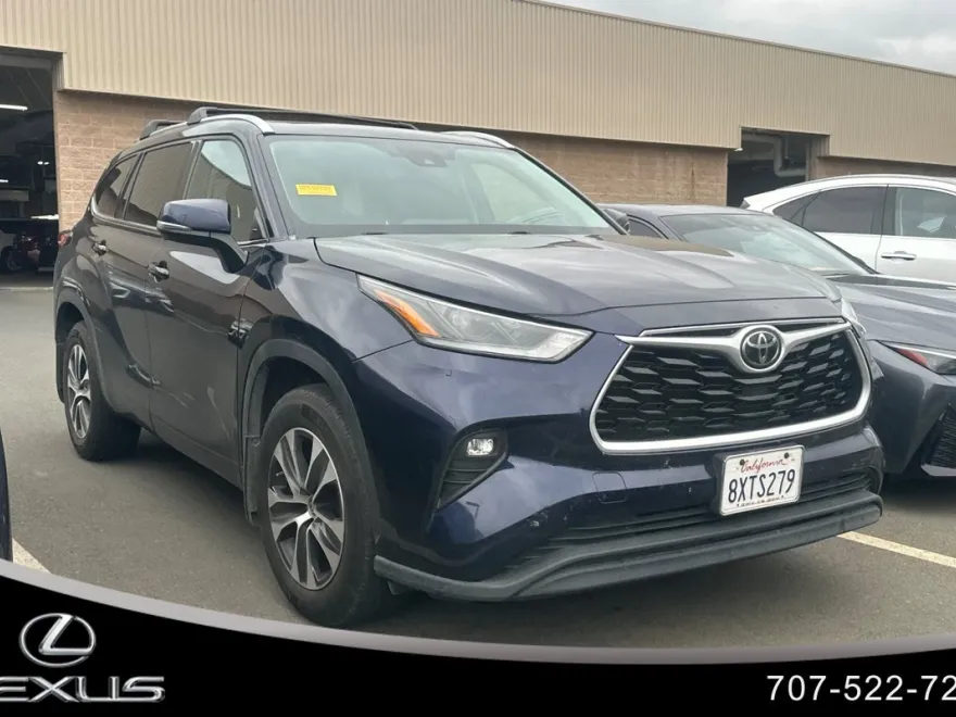 2021 Toyota Highlander XLE photo 1
