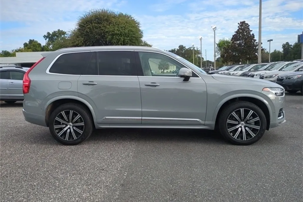 2025 Volvo XC90 Plus photo 1