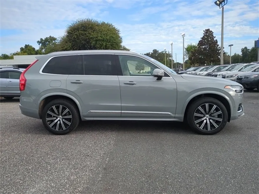 2025 Volvo XC90 Plus photo 1