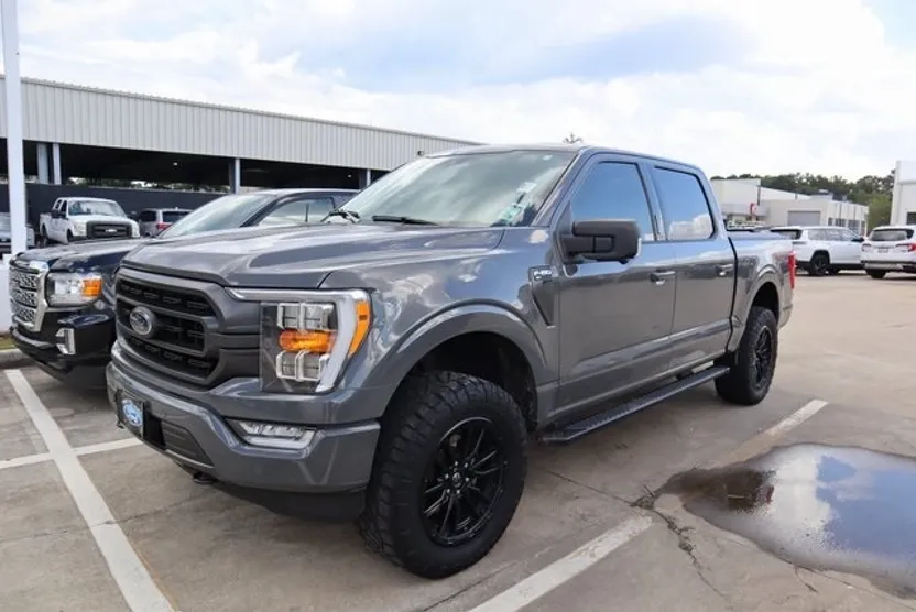 2021 Ford F-150 XLT photo 1