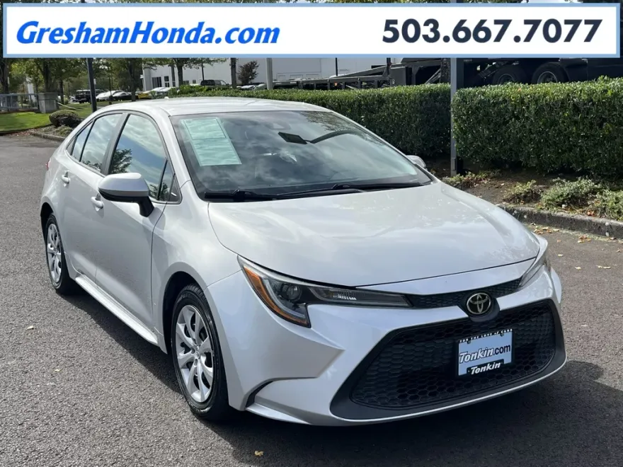 2021 Toyota Corolla LE photo 1