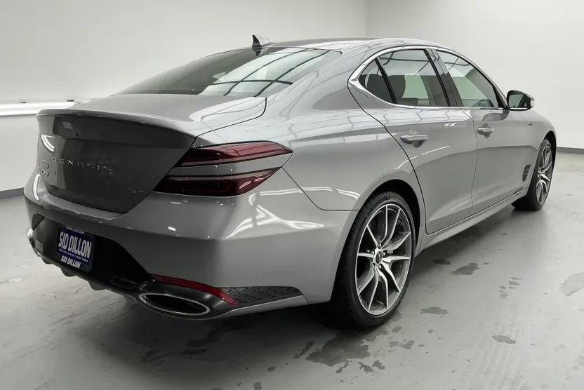 2025 Genesis G70 2.5T photo 1