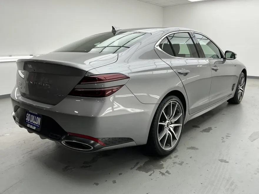 2025 Genesis G70 2.5T photo 1