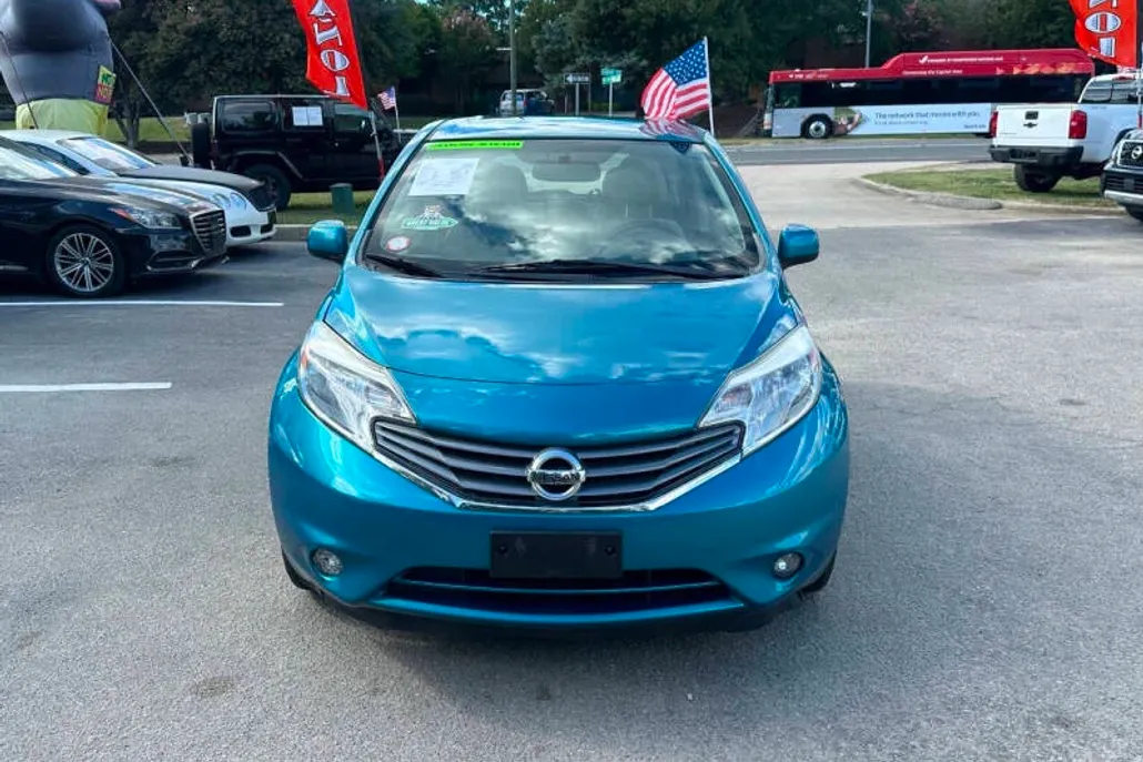 2014 Nissan Versa Note SV photo 1