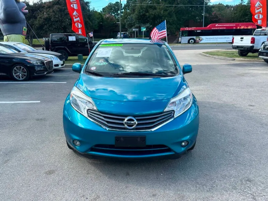 2014 Nissan Versa Note SV photo 1