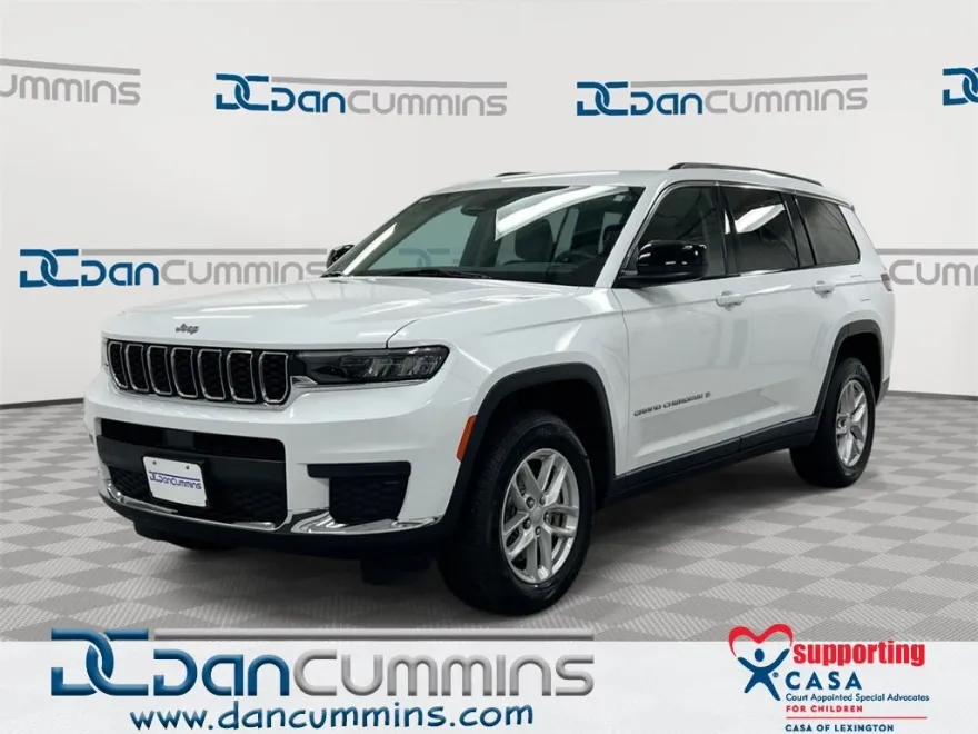 2023 Jeep Grand Cherokee Laredo photo 1