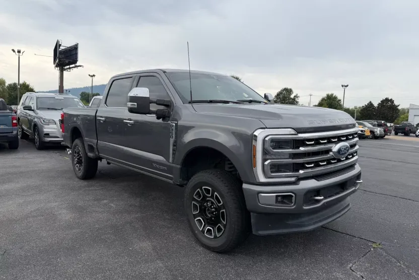 2024 Ford F-350 Platinum photo 1