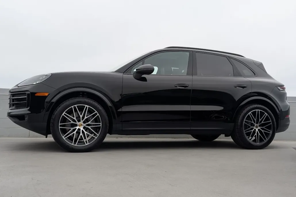 2024 Porsche Cayenne photo 1