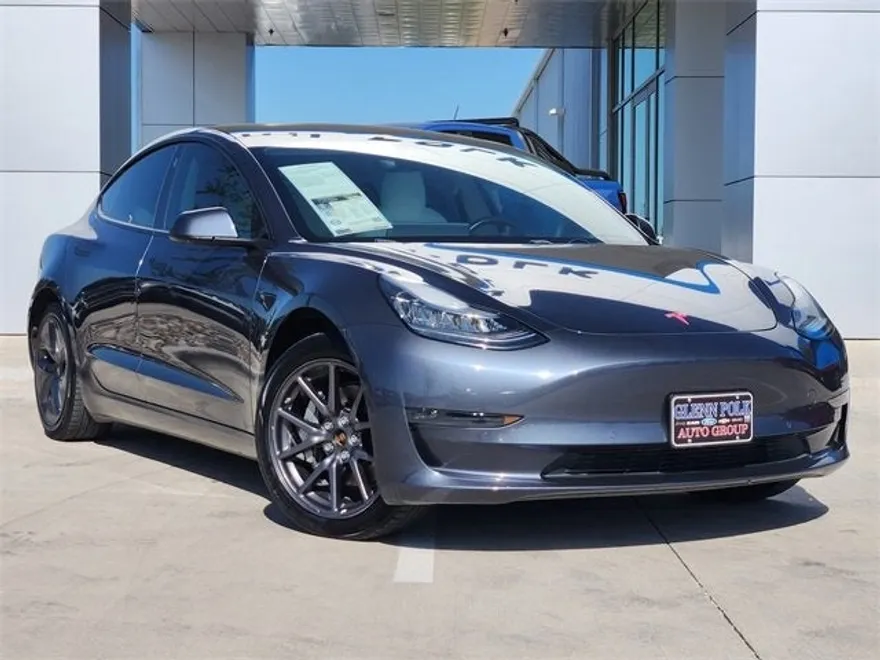 2019 Tesla Model 3 Long Range photo 1