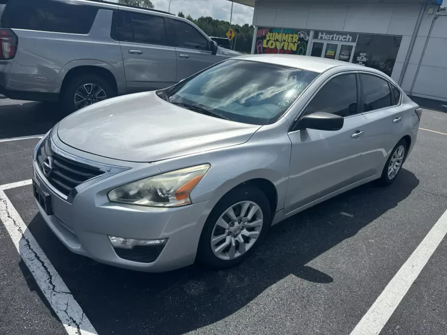 2014 Nissan Altima 2.5 S photo 1