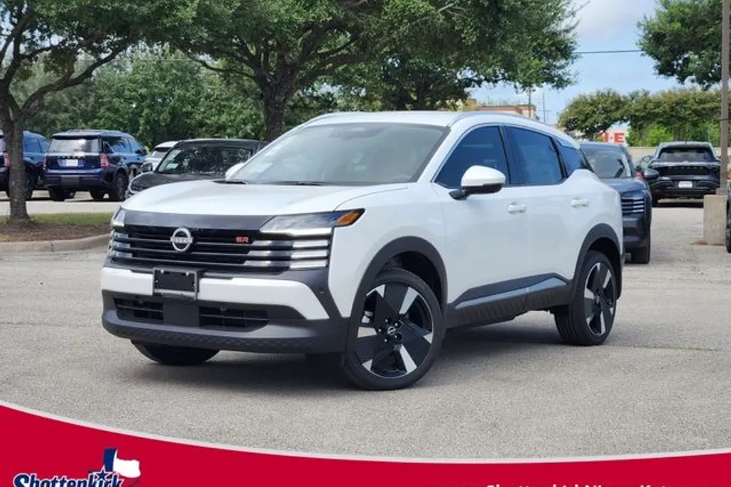 2025 Nissan Kicks SR photo 1