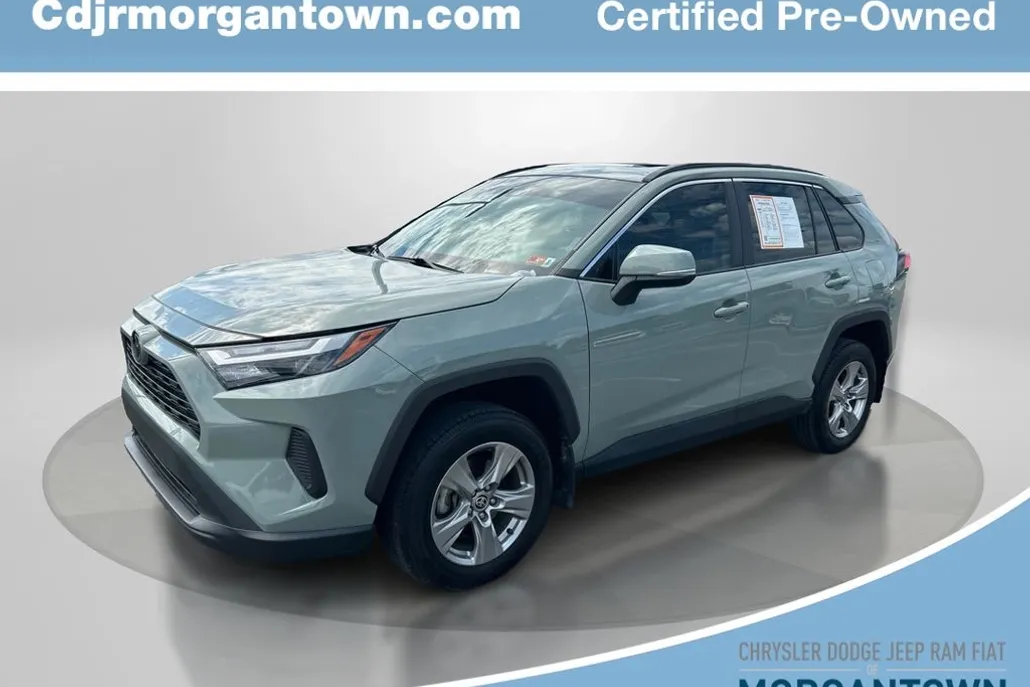 2023 Toyota RAV4 XLE photo 1