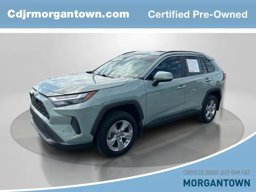 2023 Toyota RAV4 XLE photo 1