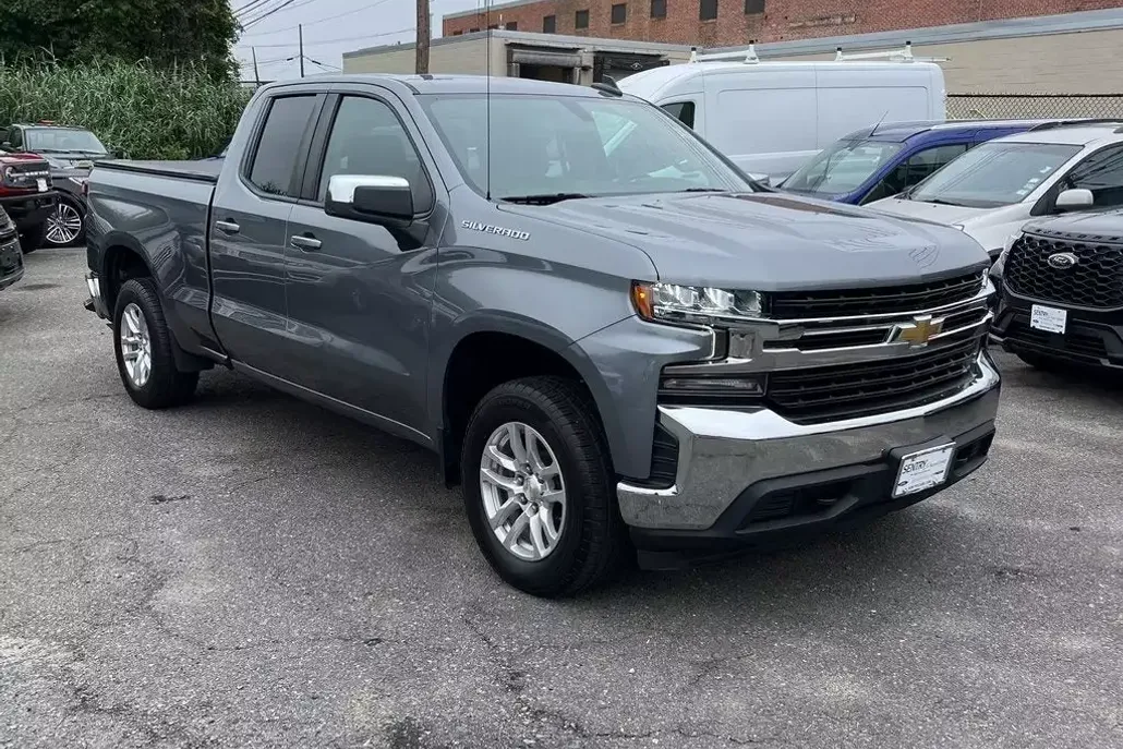 2021 Chevrolet Silverado 1500 LT photo 1