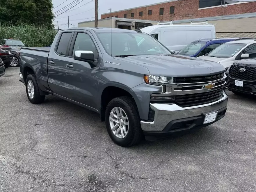 2021 Chevrolet Silverado 1500 LT photo 1