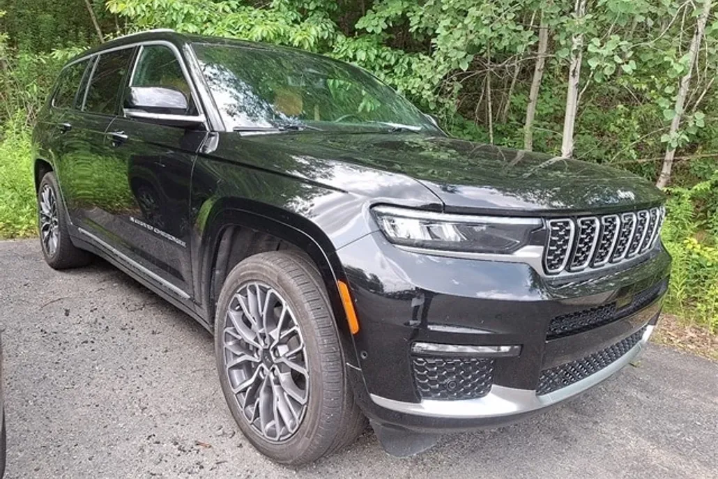 2022 Jeep Grand Cherokee L Summit Reserve photo 1