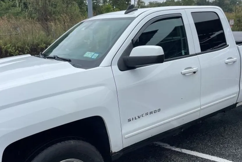 2017 Chevrolet Silverado 1500 LT photo 1